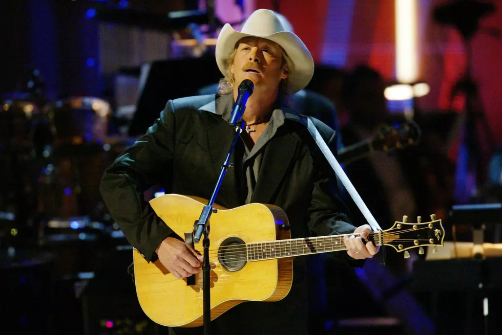 In History – Alan Jackson wins 2 ACM Awards